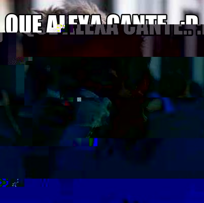 yo-aqu-esperando-que-alexa-cante..-d
